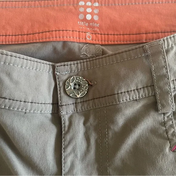 Title Nine Capri Trail Mix Hiking Pants Nylon Size 6 Pockets Outdoors - Picture 5 of 5